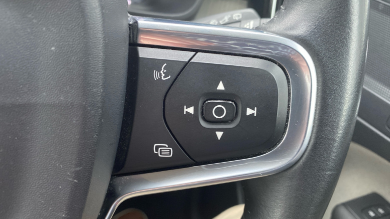 Volvo Xc40 2.0 T4 Inscription 5dr Geartronic Petrol Estate